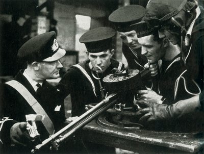 تعليمات المدفع الرشاش ، ذراع الأسطول الجوي ، c1943. بواسطة غير معروف