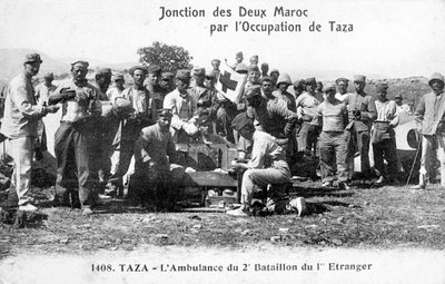 الطاقم الطبي للكتيبة الثانية الفيلق الأجنبي الفرنسي ، تازة ، المغرب ، 1904 بواسطة غير معروف