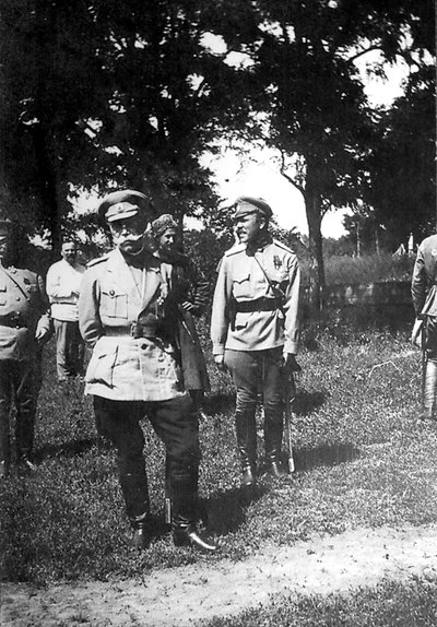 ميخائيل أليكسييف ، القائد العام للجيش التطوعي ، بالقرب من ايكاترينودار ، روسيا ، 1918 بواسطة غير معروف