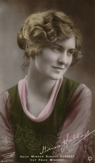 ميريام باباج ، c1880-1950 - الحائزة على الجائزة الأولى في مسابقة المرآة اليومية ، c1930. بواسطة غير معروف