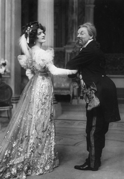 الآنسة ليلي إلسي والسيد جورج جريفز في The Merry Widow ، القرن العشرين بواسطة غير معروف