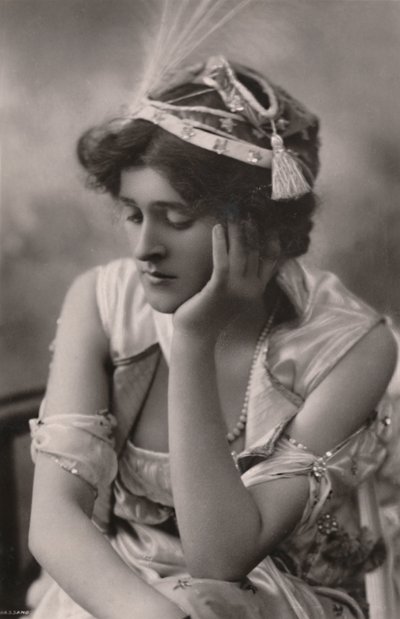 ملكة جمال زينة دير ، 1887-1975 ، c1930. بواسطة غير معروف