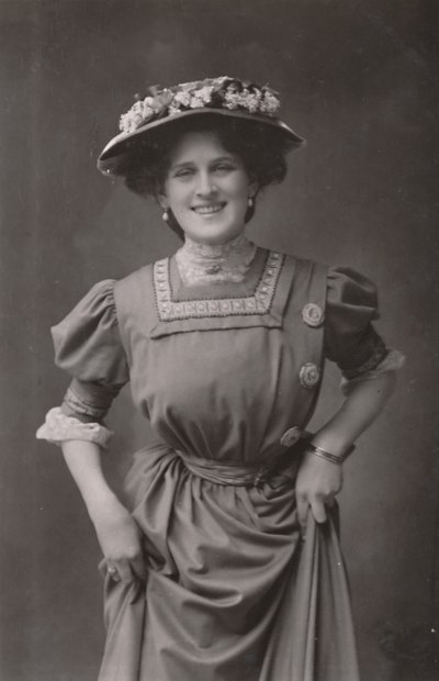 ملكة جمال زينة دير ، 1887-1975 ، c1930. بواسطة غير معروف