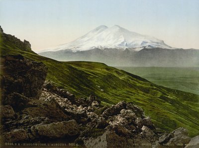 جبل بالقرب من كيسلوفودسك ، روسيا ، c1895 بواسطة غير معروف