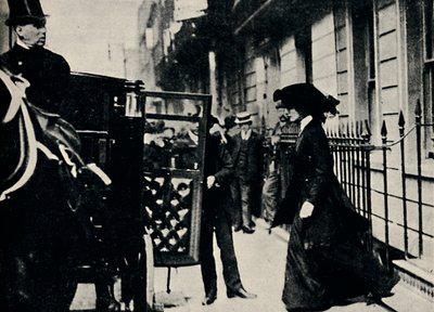 السيد تشرشل يغادر لشهر العسل ، 1908 ، 1945. بواسطة غير معروف
