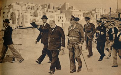 اتصل السيد تشرشل في مالطا ، حيث شوهد مع المشير اللورد غورت ، 1943-1944 بواسطة غير معروف