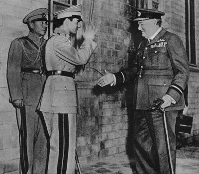السيد تشرشل يستقبله شاه فارس ، 1943 بواسطة غير معروف