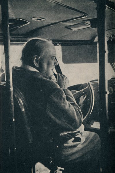 السيد تشرشل مع سلاح الجو الملكي البريطاني - في ضوابط القارب الطائر بيرويك ، 1942 ، 1945. بواسطة غير معروف