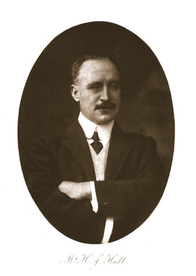 السيد HJ Hall ، 1911. بواسطة غير معروف
