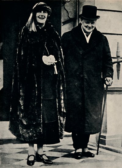السيد والسيدة تشرشل في أوائل العشرينات ، 1923 ، 1945. بواسطة غير معروف