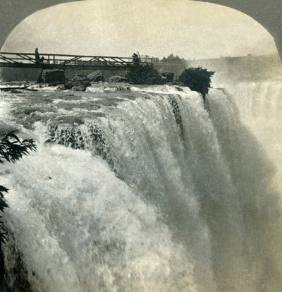 نياجرا! عجب هذا العالم الغربي ... شلالات نياجرا. نيويورك ، الولايات المتحدة الأمريكية ، 1897. بواسطة غير معروف
