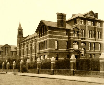 رقم 67. The Haberdashers Askes Hampstead School، 1923. بواسطة غير معروف