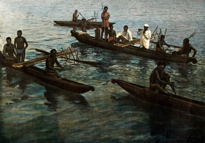 غينيا الجديدة. pirogues Papuan، Papua New Guinea. Papuan Pirogues ، 1900. بواسطة غير معروف