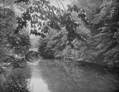 على Wissahickon Creek ، Fairmount Park ، فيلادلفيا ، c1897. بواسطة غير معروف