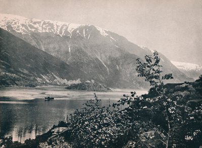 على مضيق هاردينغر ، 1914. بواسطة غير معروف