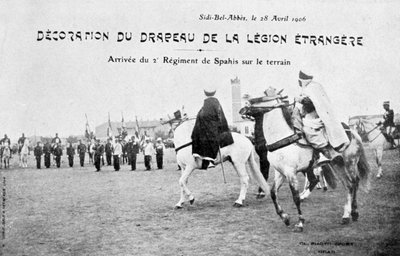 استعراض علم الفيلق الأجنبي الفرنسي ، سيدي بلعباس ، الجزائر ، 28 أبريل 1906 بواسطة غير معروف