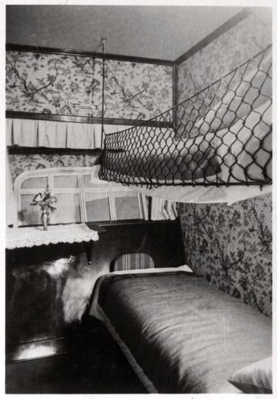 مقصورة الركاب في الليل ، LZ 127 Graf Zeppelin ، 1933 بواسطة غير معروف