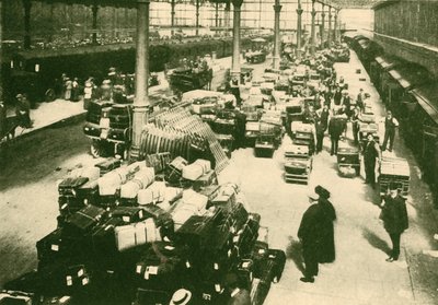 أمتعة الركاب في محطة Talbot Road ، بلاكبول ، في موسم الأعياد ، 1930. بواسطة غير معروف