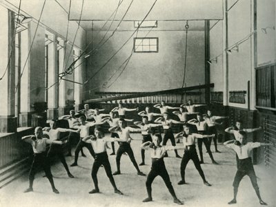 تمارين رياضية في المعهد الملكي للصم والبكم ، بوابة الفرار ، ديربي ، 1902. بواسطة غير معروف