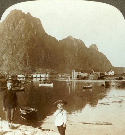 الخلابة سفولفار ، محطة صيد في أقصى الشمال ، جزر لوفوتين ، شمال النرويج ، c1905. بواسطة غير معروف