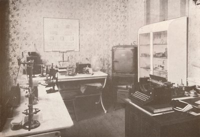 مختبر البكتريولوجيا التابع للشرطة ، 1914 بواسطة غير معروف