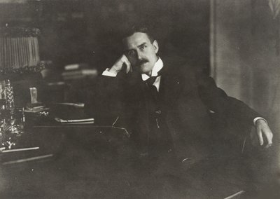 صورة لتوماس مان 1875-1955 ، ج .1910. بواسطة غير معروف