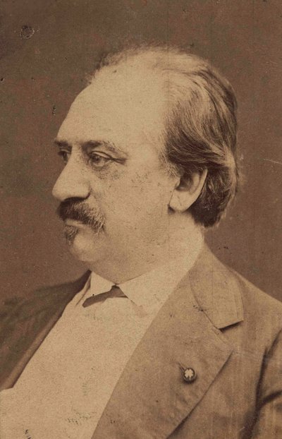 صورة للمؤلف فريدريش فون فلوتو 1812-1883 ، ج. 1880. بواسطة غير معروف