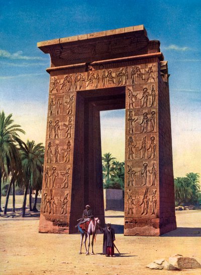 بروبيل بطليموس الثالث في الكرنك ، مصر ، 1933-1934 بواسطة غير معروف