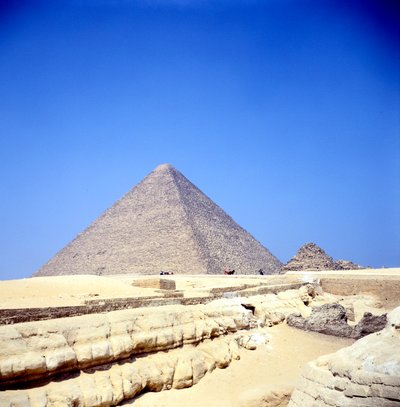 هرم الجيزة ، مصر ، المملكة القديمة ، القرن السادس والعشرين قبل الميلاد بواسطة غير معروف