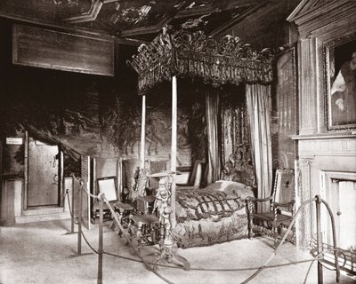 غرفة نوم Queen Marys في Holyroodhouse ، إدنبرة ، اسكتلندا ، 1894. بواسطة غير معروف