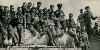 طواقم RAF الأرضية: طرابلس ، c1942-1943 ، 1945. بواسطة غير معروف