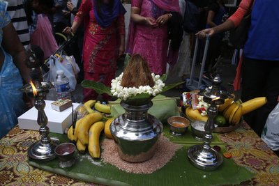 مهرجان عربة راث ياترا في باريس. العروض. فرنسا بواسطة غير معروف