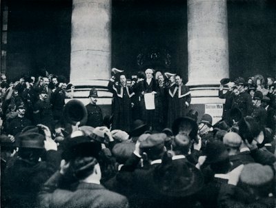 قراءة إعلان الحرب ضد تركيا من التبادل الملكي ، لندن ، 1914 بواسطة غير معروف