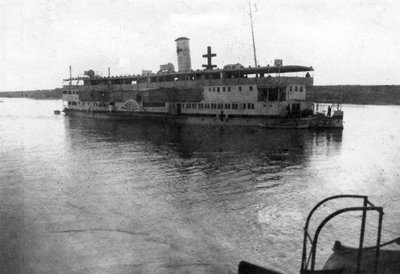 زورق نهر الصليب الأحمر يصعد نهر دجلة ، بلاد ما بين النهرين ، الحرب العالمية الأولى ، 1918 بواسطة غير معروف