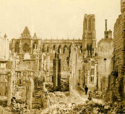 كاتدرائية ريمس ، ريمس ، شمال فرنسا ، c1914-c1918 بواسطة غير معروف