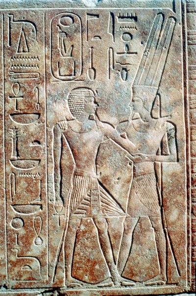 نقش للملكة حتشبسوت في ثوب ذكر ، معبد آمون ، الكرنك ، مصر ، حوالي 1500 قبل الميلاد بواسطة غير معروف