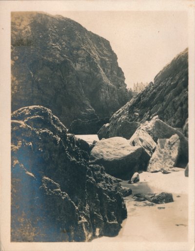 صخور في نيوكواي ، 1927 بواسطة غير معروف