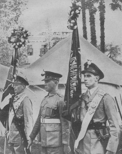 الورود القديمة والجريئة ، 1942. بواسطة غير معروف