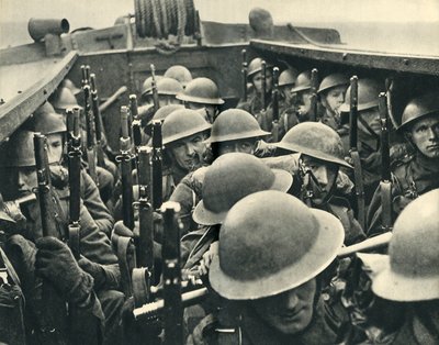مشاة البحرية الملكية على متن سفينة هبوط ، الحرب العالمية الثانية ، c1939-c1943 1944. بواسطة غير معروف