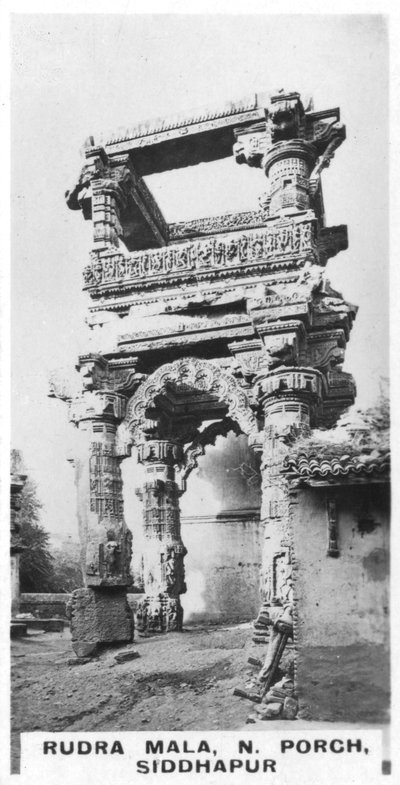 رودرا مالا ، الشرفة الشمالية ، Siddhapur ، الهند ، c1925 بواسطة غير معروف