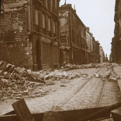 Rue Cérès ، ريمس ، شمال فرنسا ، c1914-c1918. بواسطة غير معروف