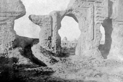 الجدران المدمرة للحديقة المسحورة ، خارج مدينة سامراء ، العراق ، 1917-1919 بواسطة غير معروف
