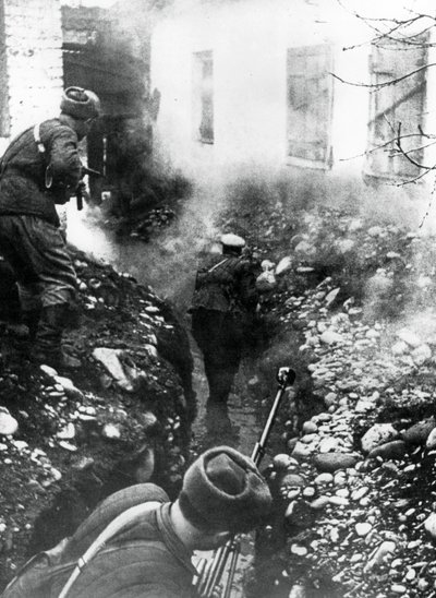 القوات الروسية تحرر قرية بالقرب من أوردهونيكيدزه ، القوقاز ، 1942 بواسطة غير معروف