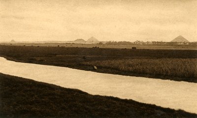 سقارة - أهرامات داشور ، c1918-c1939. بواسطة غير معروف