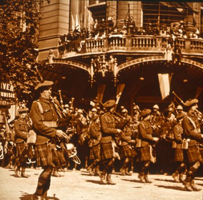 الجنود الاسكتلنديون ، 14 يوليو 1919 بواسطة غير معروف