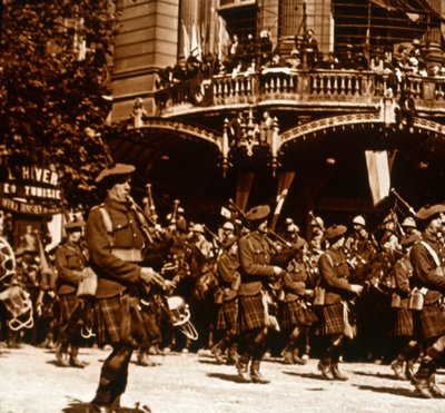 الجنود الاسكتلنديون ، 14 يوليو 1919 بواسطة غير معروف