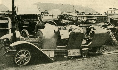 ألغيت! سيارات محطمة تم الاستيلاء عليها من الألمان ... ، الحرب العالمية الأولى ، 1914 ، c1920. بواسطة غير معروف