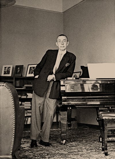 سيرجي رحمانينوف في فيلا سينار ، 1939. بواسطة غير معروف