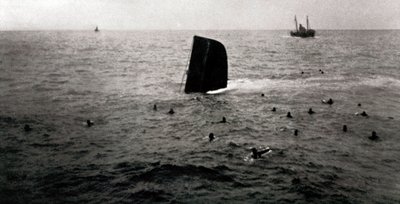 حطام سفينة الغواصة الجمهورية B6 ، أغسطس 1936 (صورة ب / ث) بواسطة غير معروف