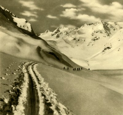 التزلج على جبال الألبير فيرنر الجليدية في جبال الألب ستوباي ، النمسا ، c1935. بواسطة غير معروف